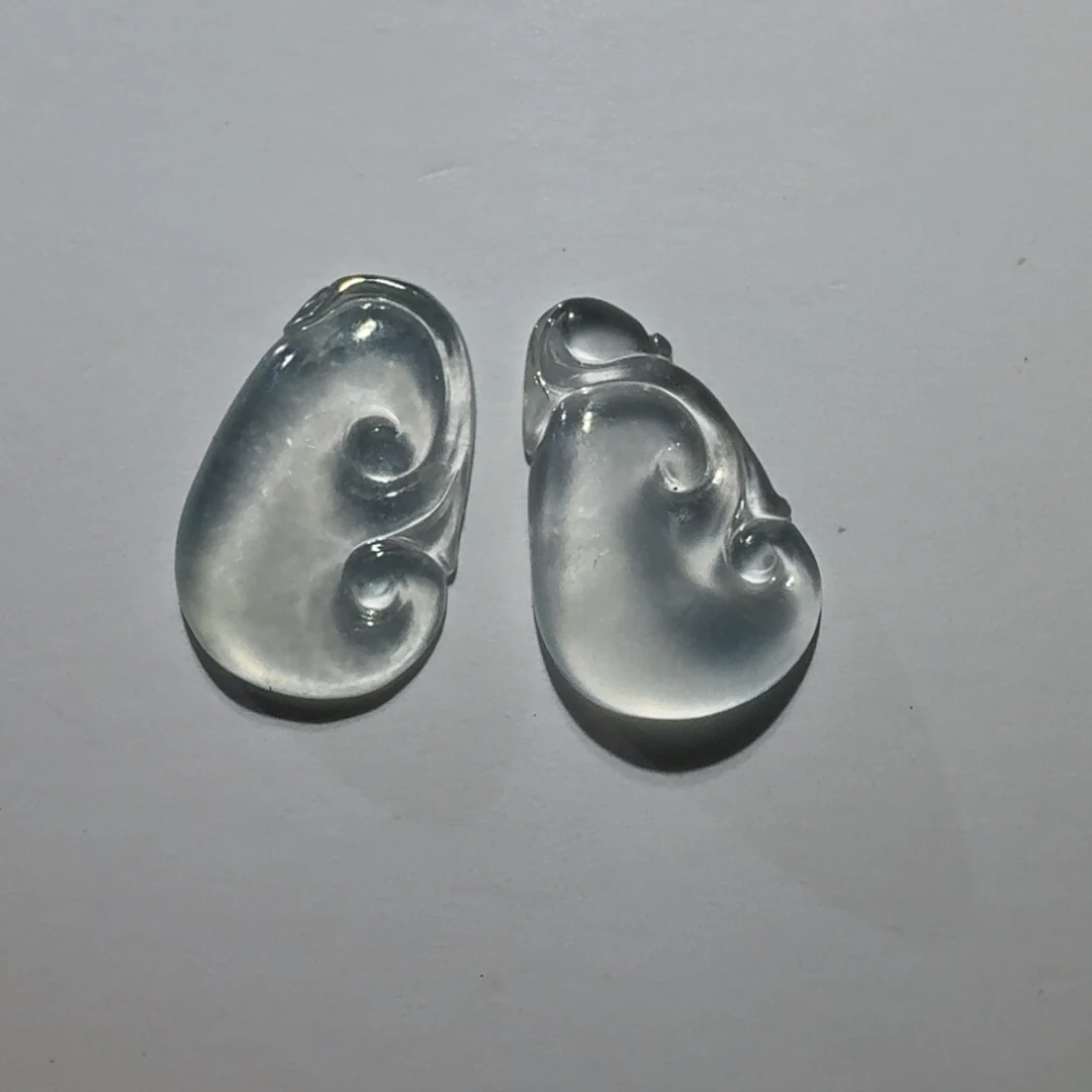 翡翠未镶嵌颈饰如意