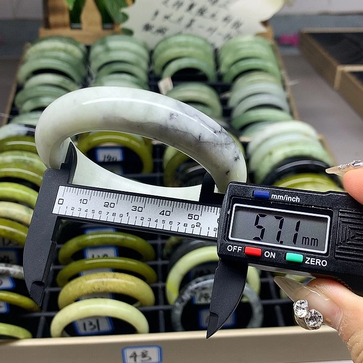 未镶嵌蛇纹石玉手镯138