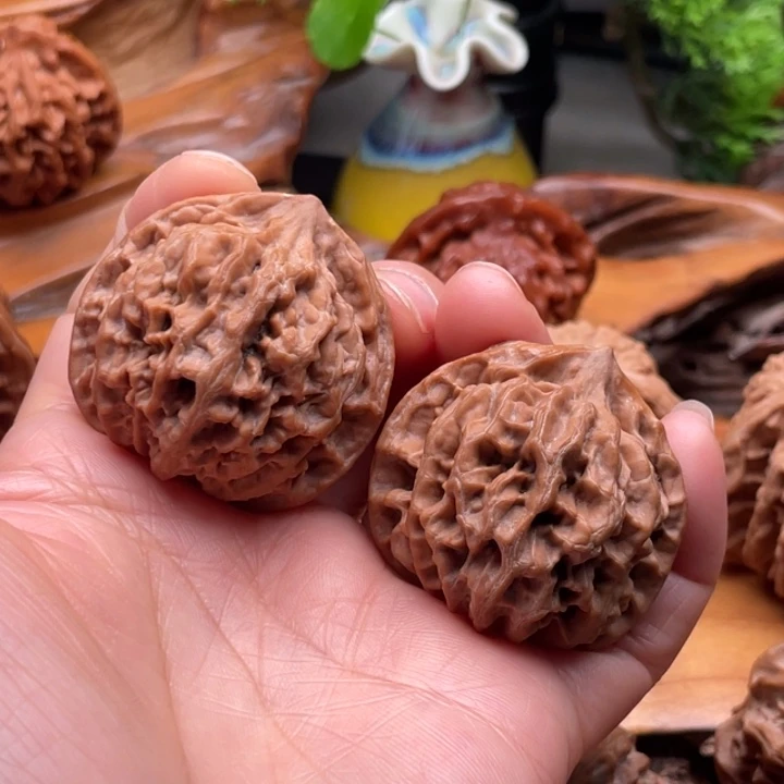野生水晶狮子头38尺文玩