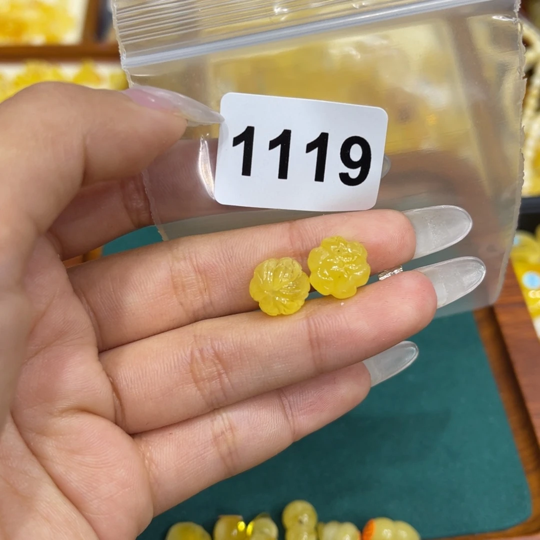 琥珀珠宝奇石未镶嵌