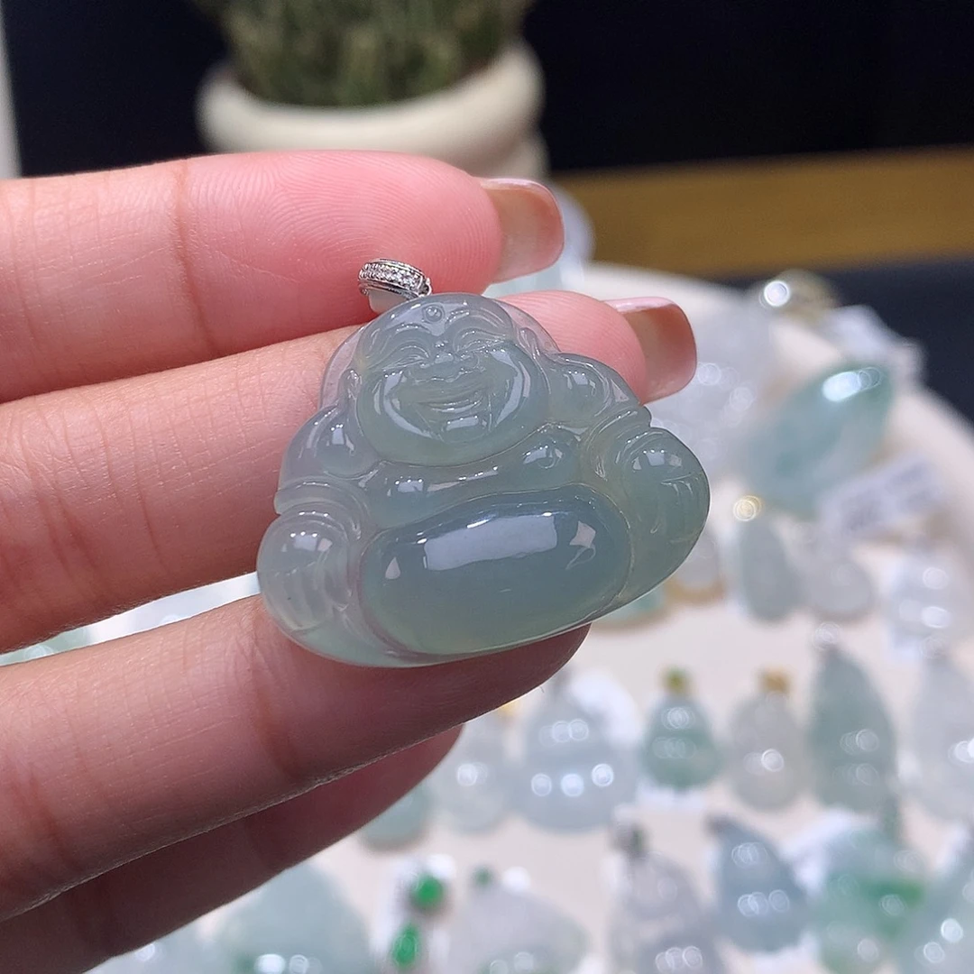 颈饰18K金镶嵌翡翠佛公