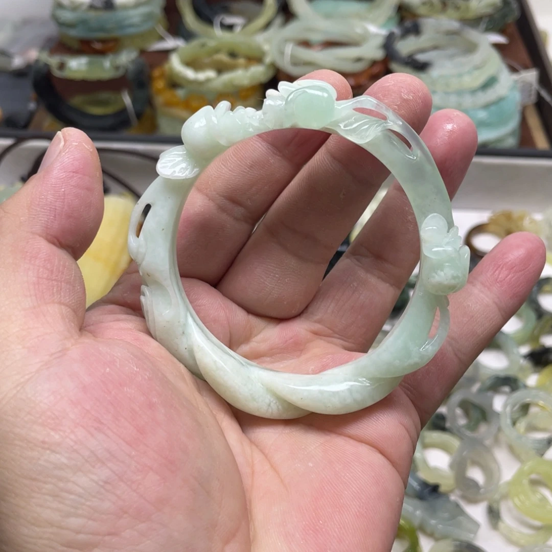 蛇纹石玉未镶嵌手镯