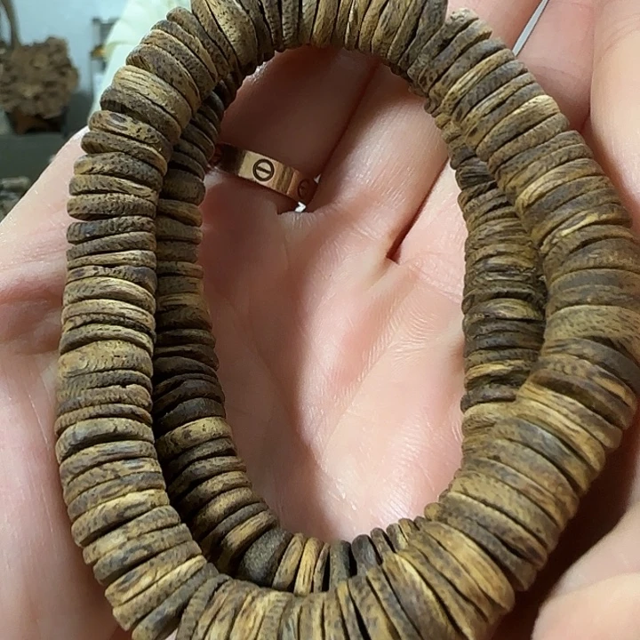 沉香手串绿奇楠沉香乌身片珠单圈1.0多样性发一条