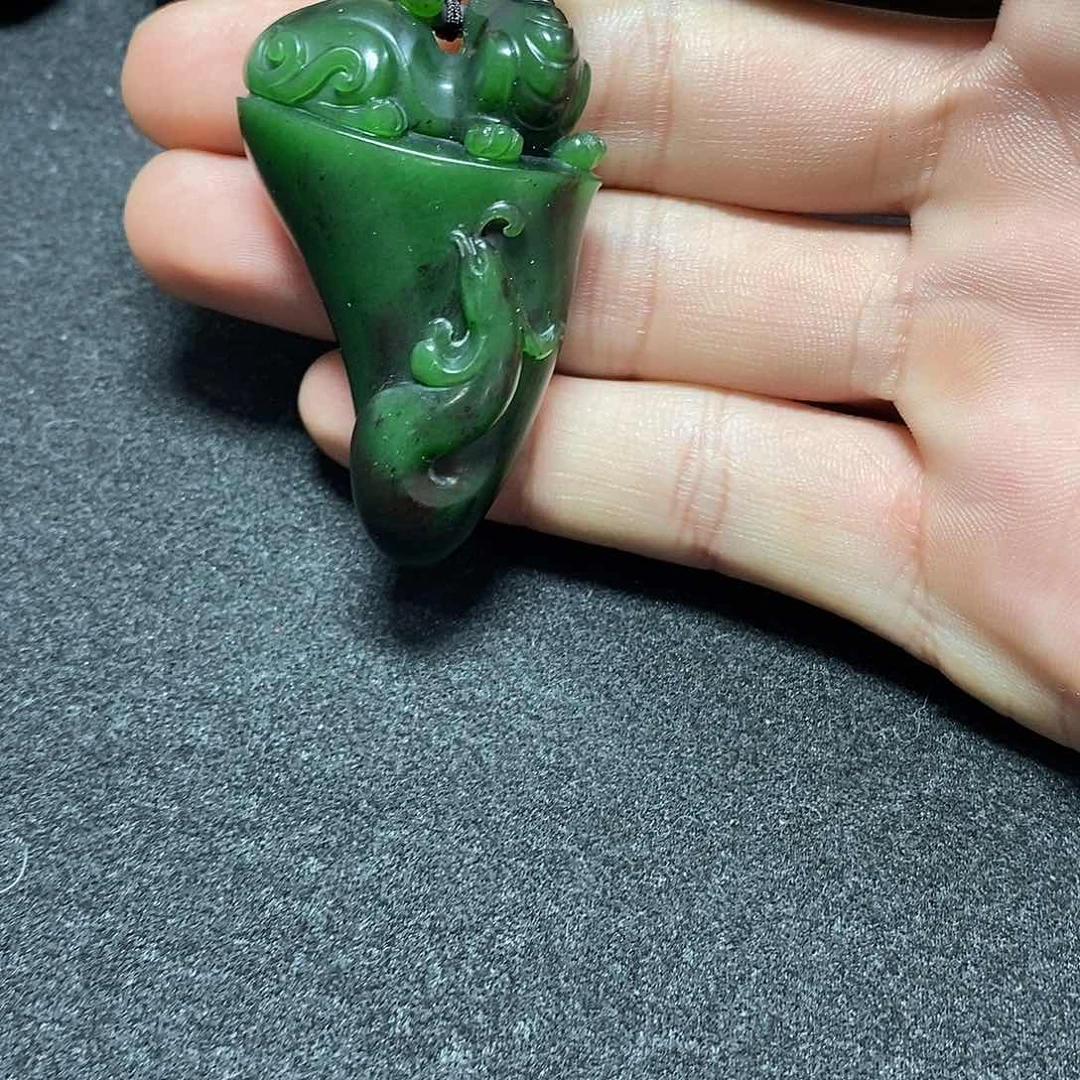 和田玉（碧玉）未镶嵌颈饰花**妍