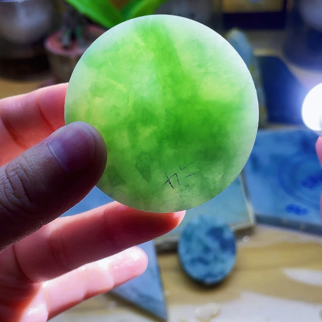 翡翠未镶嵌颈饰毛料28