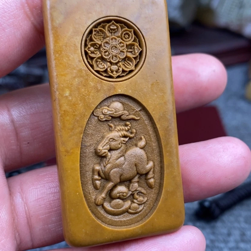 【闪购商品】原石雕刻手把件