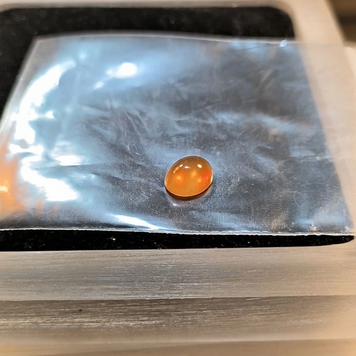 余***石英岩玉未镶嵌戒面