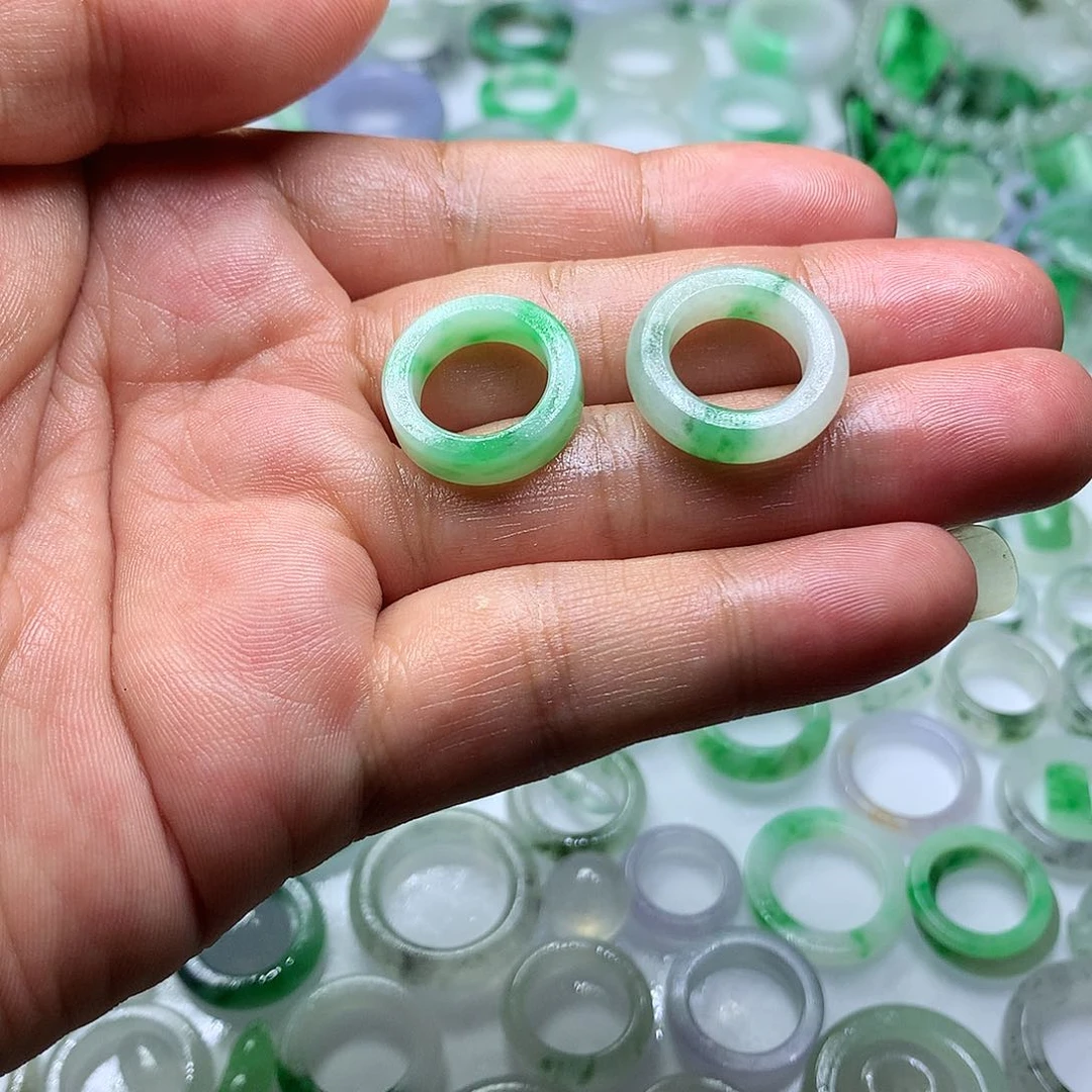 定制翡翠未镶嵌姚*發