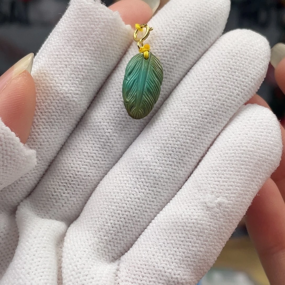 绿松石未镶嵌挂件
