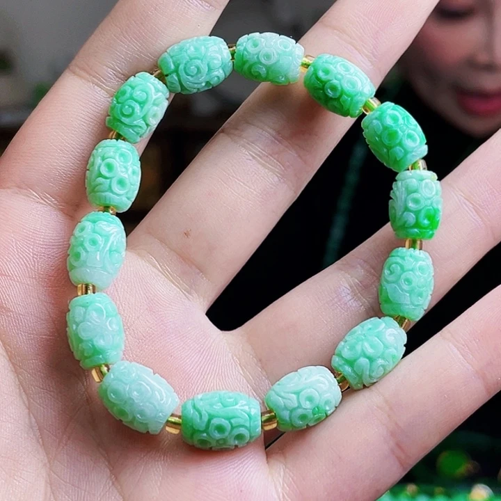 翡翠未镶嵌颈饰多样性