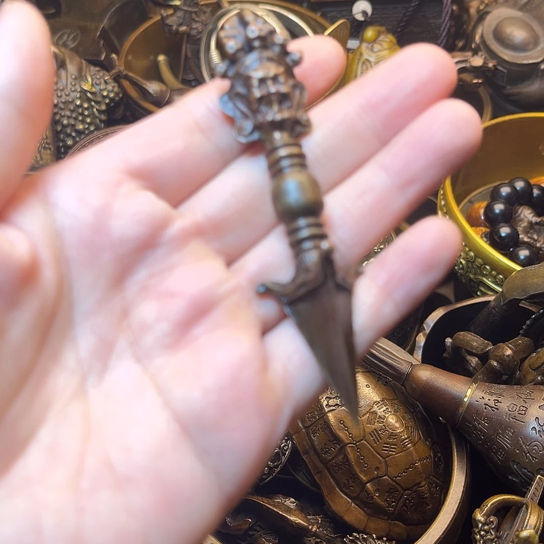 精美铜器工艺品等