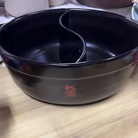 微瑕，明火，口径32厘米，高度12没有盖子，黑色2边