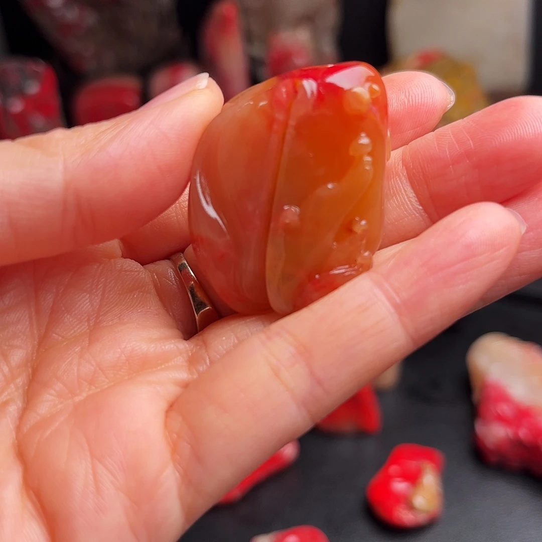 巴林石其他鸡血石挂件