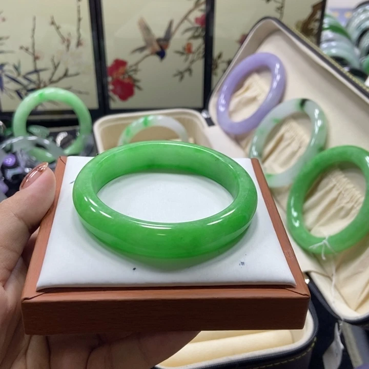 李***经非金属56/57手镯圈口