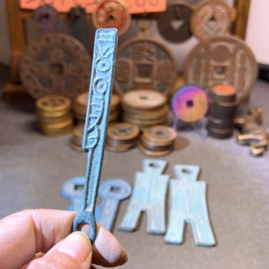 朱*山现代工艺品现代工艺品