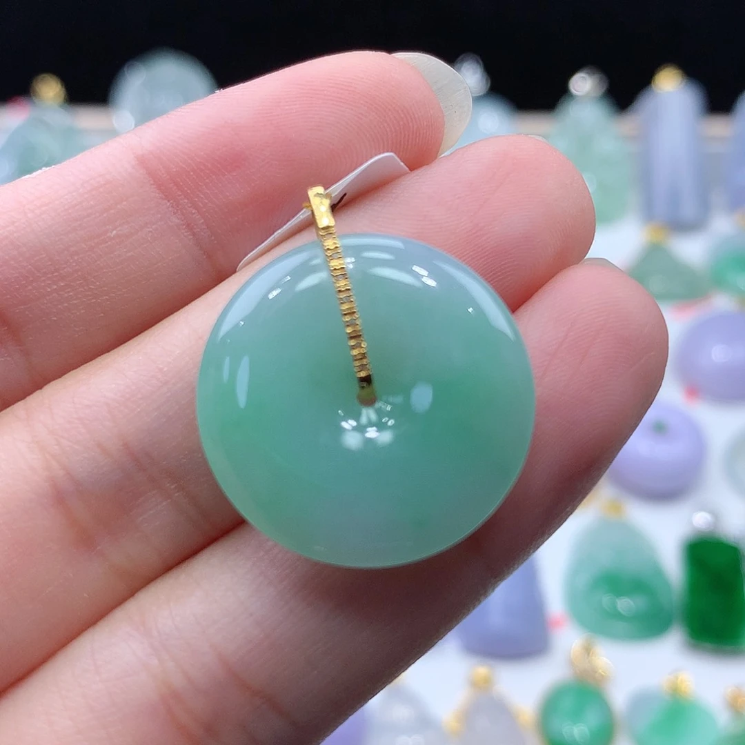 翡翠18K金镶嵌颈饰翡翠