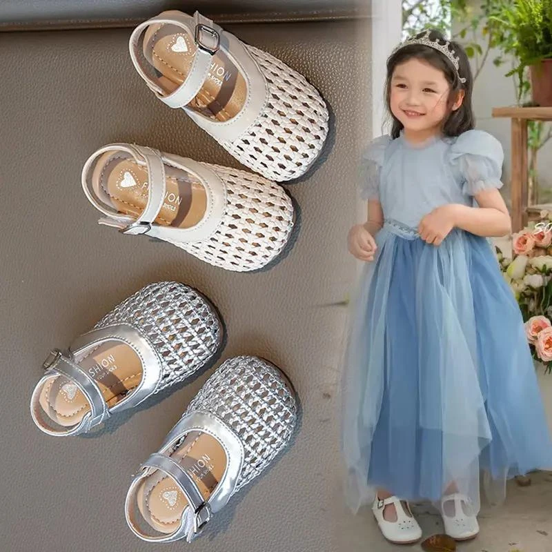 女童鞋子儿童公主包头凉鞋2025新款夏季女宝宝软底中大童罗马单鞋