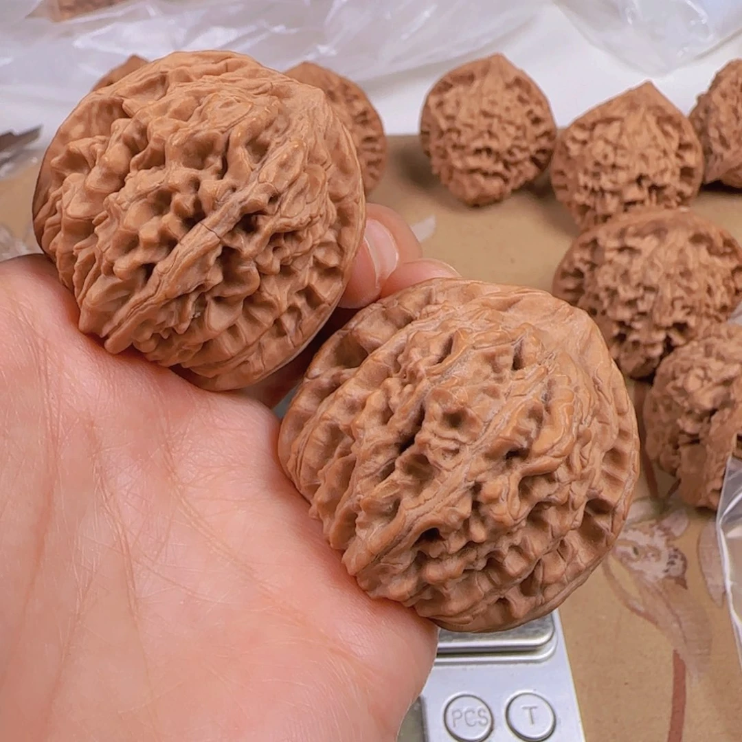 文玩核桃吊坠秦皇楼41-464