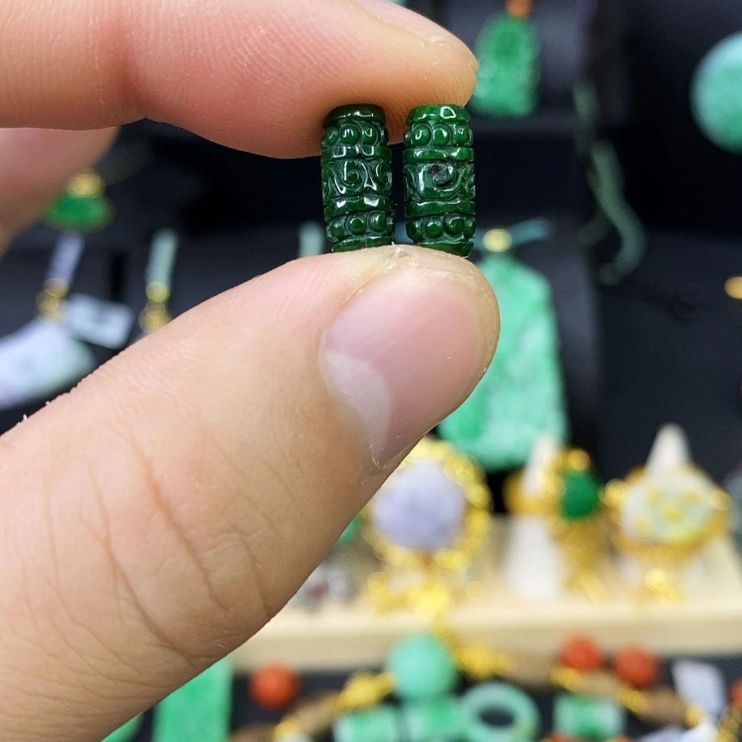 颈饰未镶嵌翡翠吊坠
