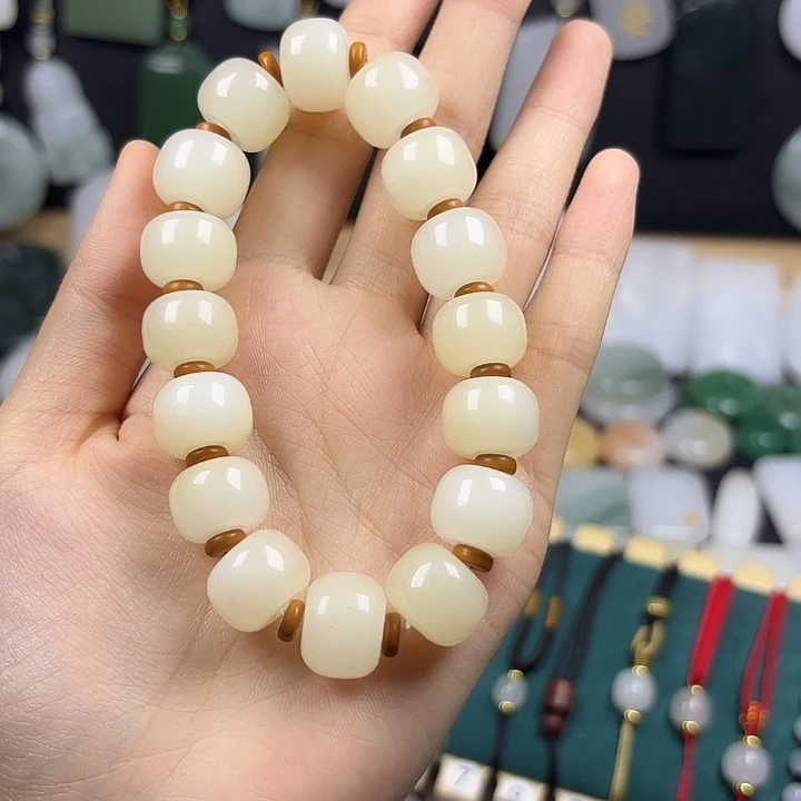 一***！石英质玉未镶嵌颈饰