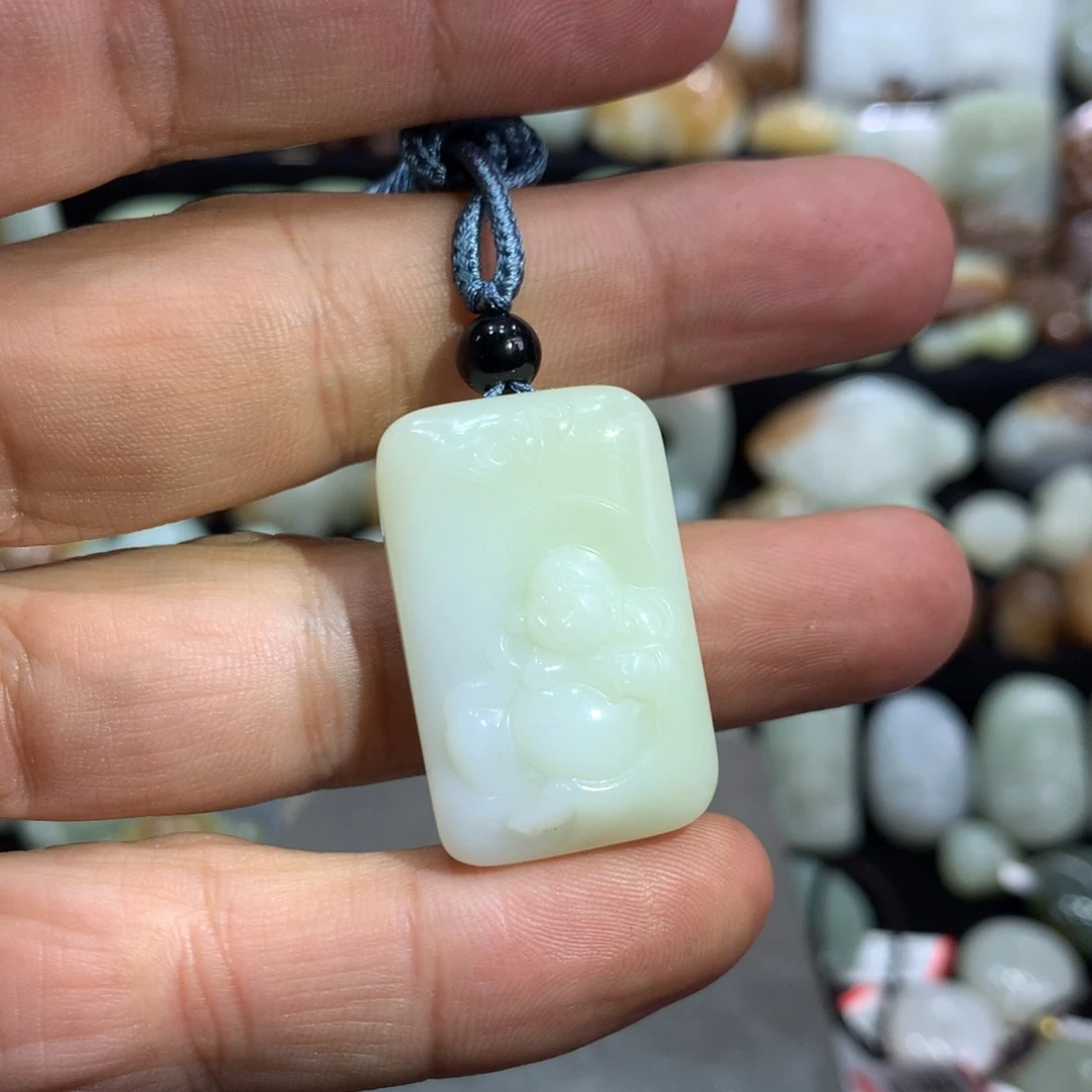 颈饰未镶嵌和田玉