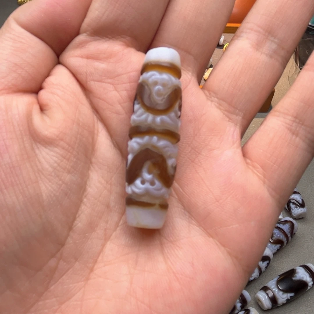 玛瑙/玉髓1合金环*橘珠改唐草纹双虎牙