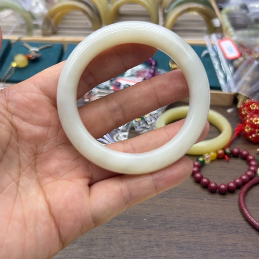 和田玉未镶嵌手镯55.3圈围187