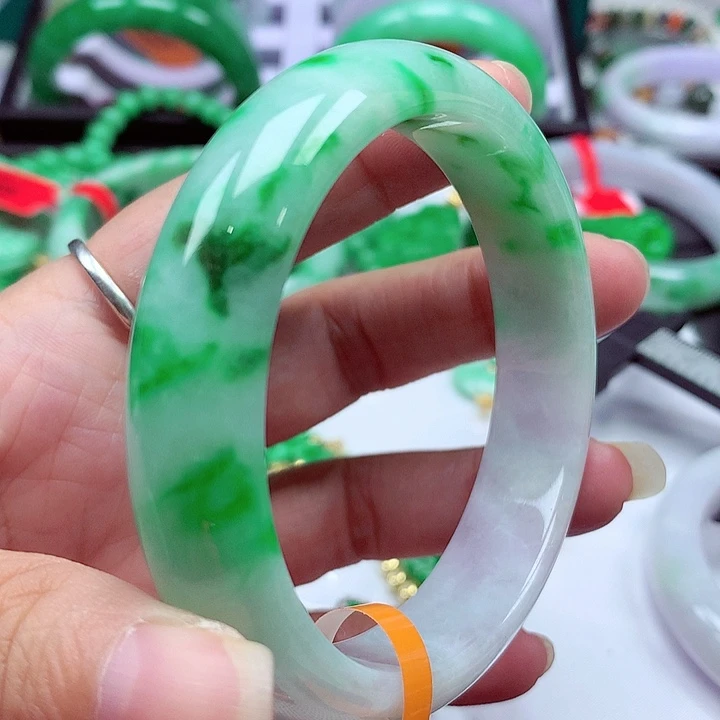 翡翠未镶嵌手镯翡翠
