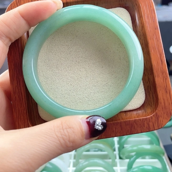 石英质玉刘利霞未镶嵌刘*霞