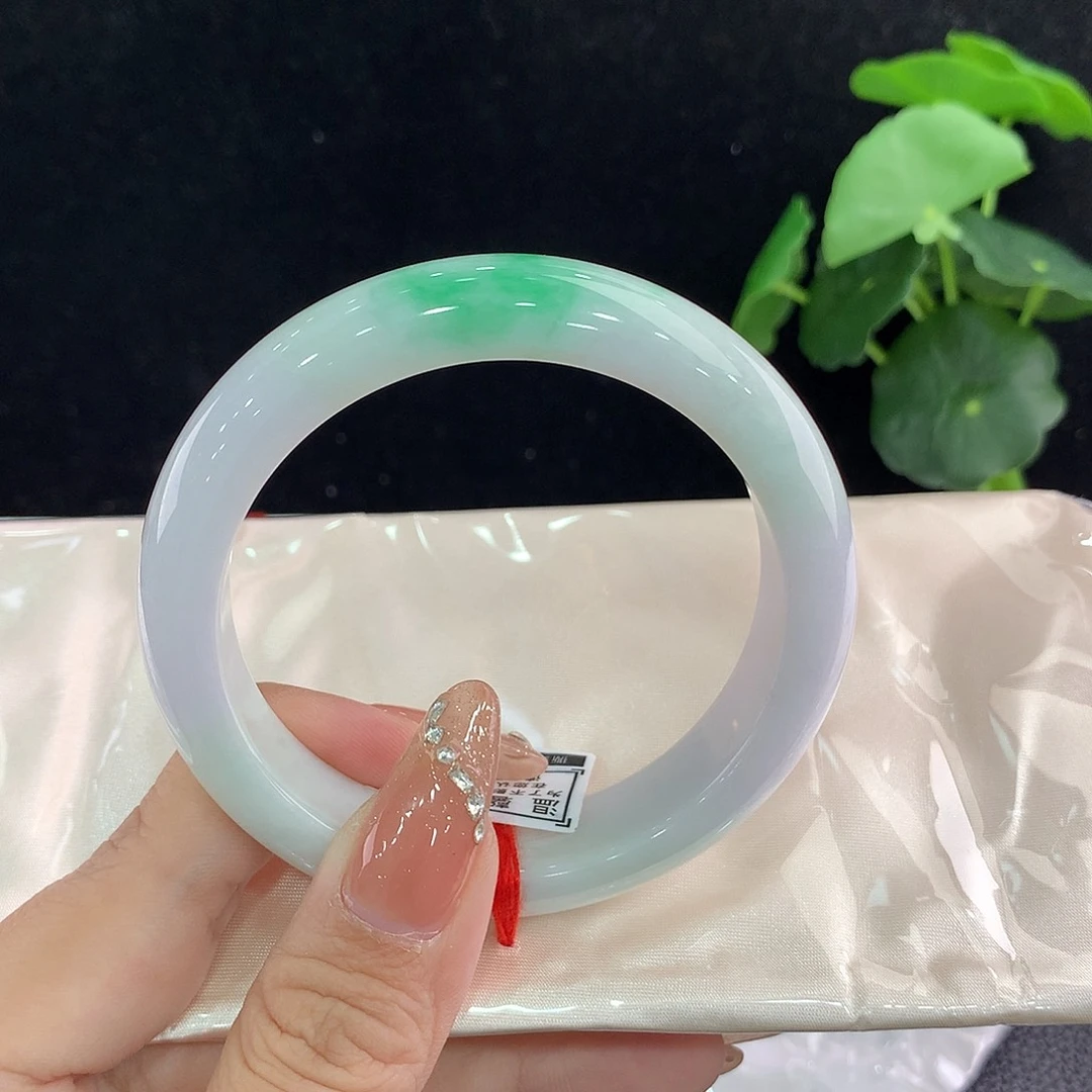 翡翠手镯未镶嵌正58