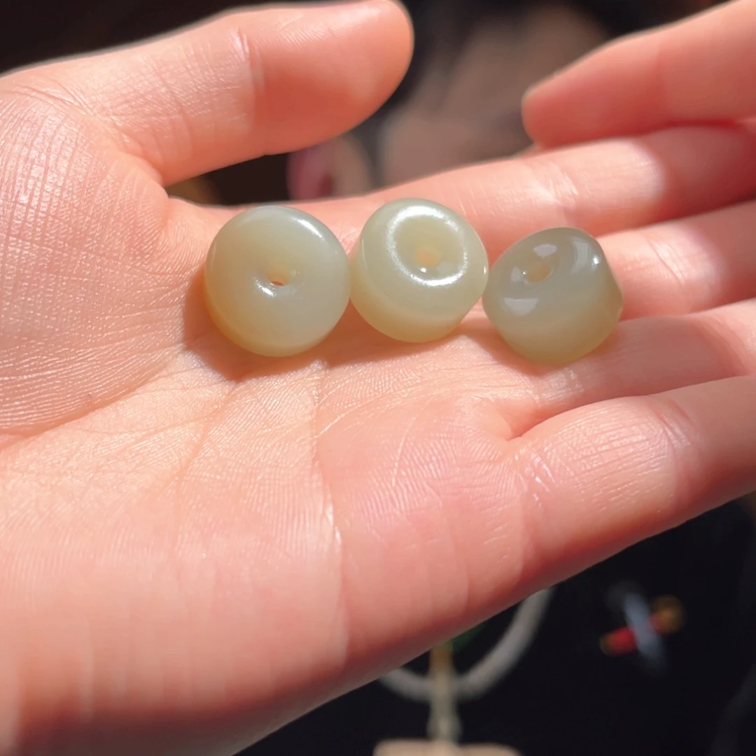 吊坠(不含链)未镶嵌和田玉新疆若羌黄糖扣子多样性发货拍一发一