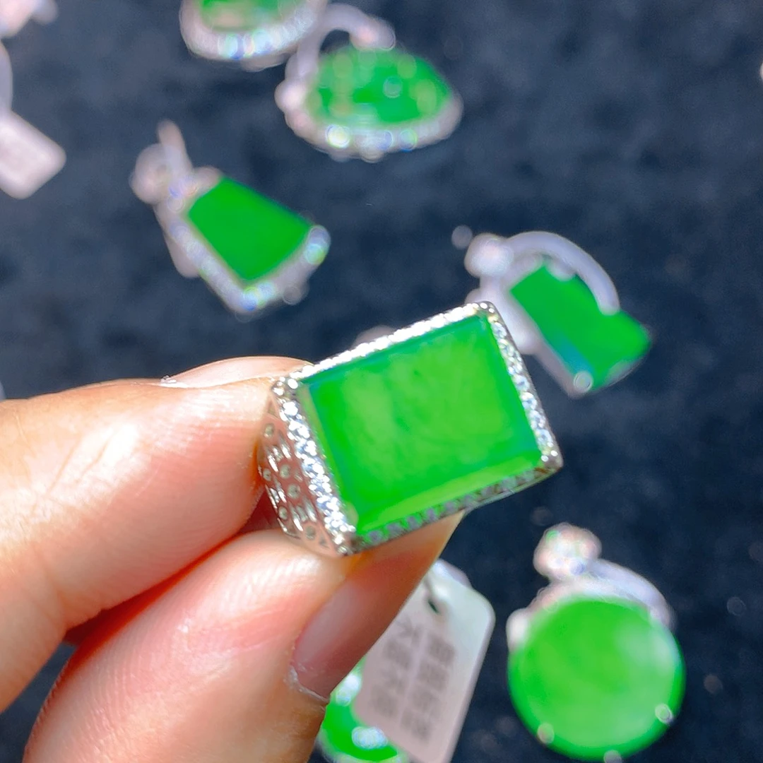 颈饰银S925镶嵌翡翠