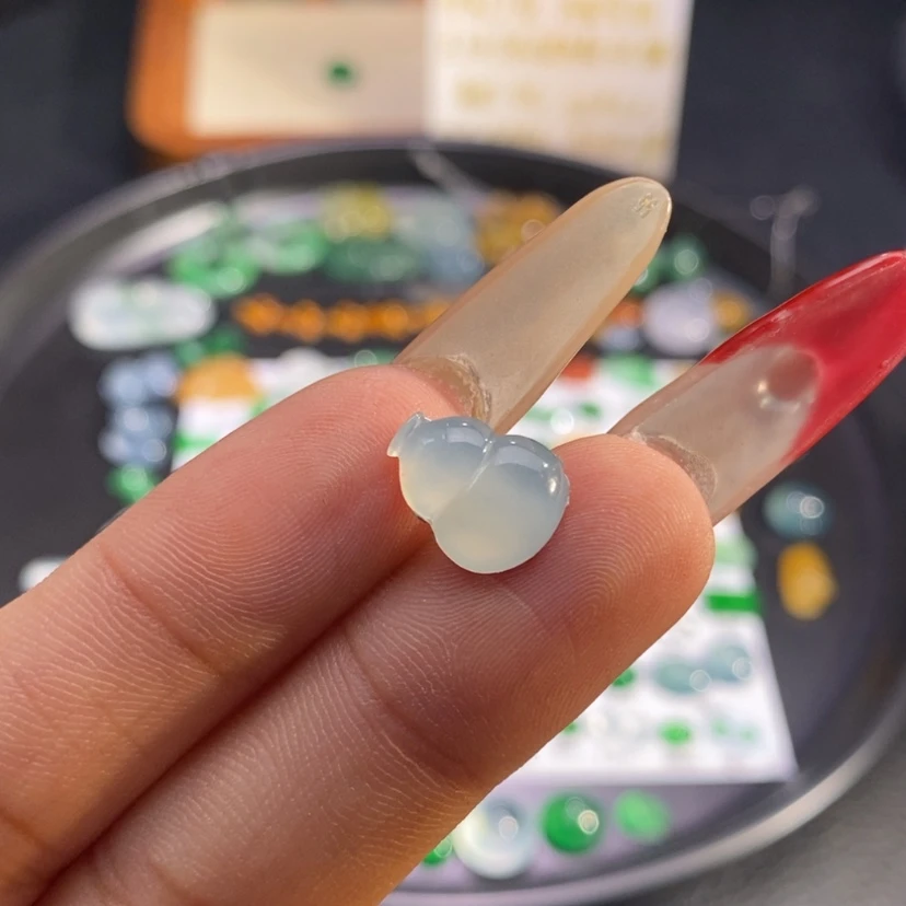 【闪购商品】翡翠挂件未镶嵌葫芦