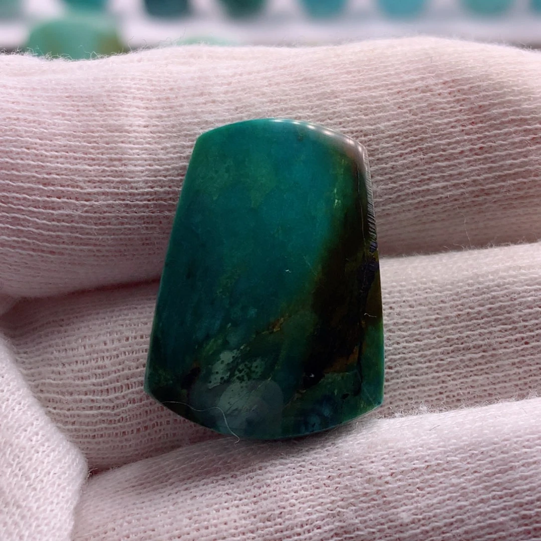 绿松石未镶嵌挂件