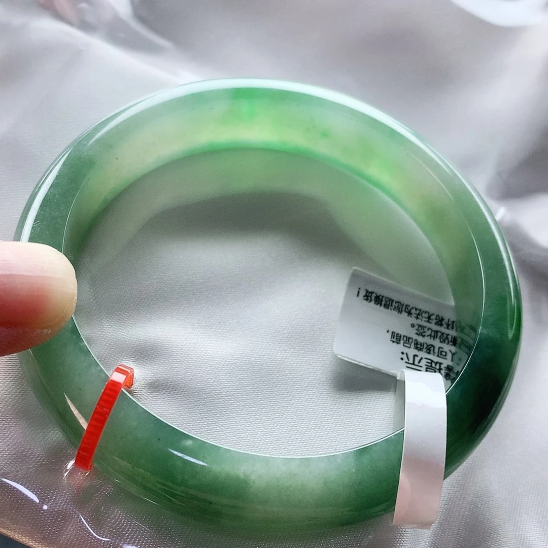 翡翠手镯未镶嵌58圈