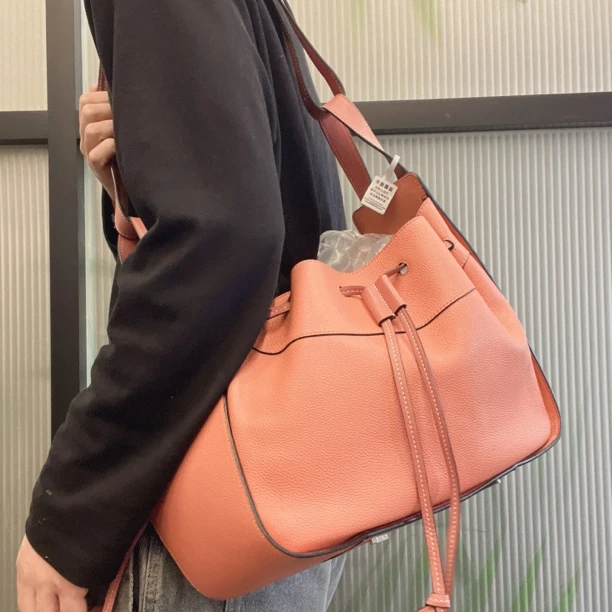 95新 LOEWE/罗意威 【涛】60 0554 干枯玫瑰色吊床斜挎包