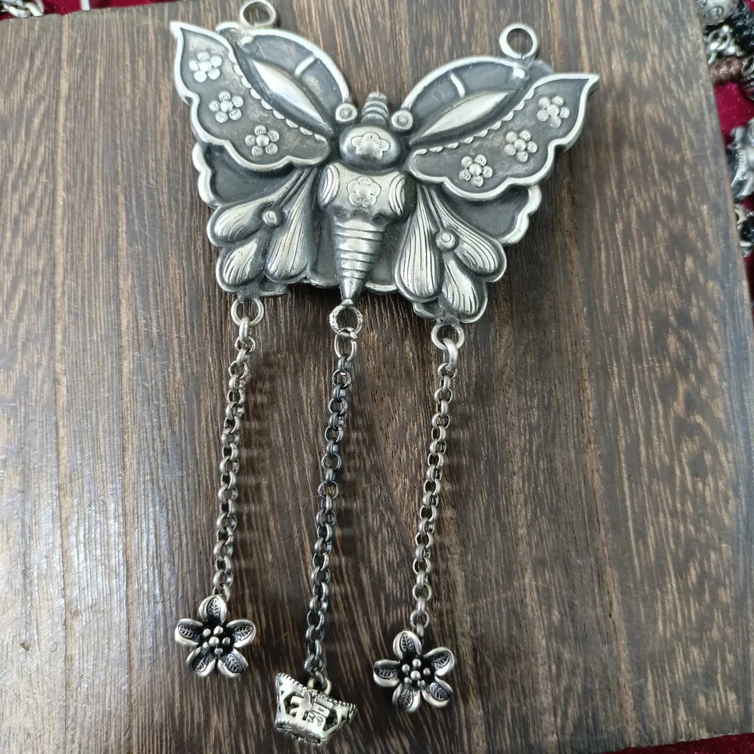 足银银制品 纯银老银蝴蝶吊坠