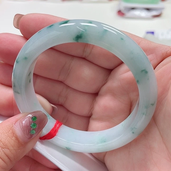 翡翠手镯（圆镯）未镶嵌缅甸翡翠手镯56圈