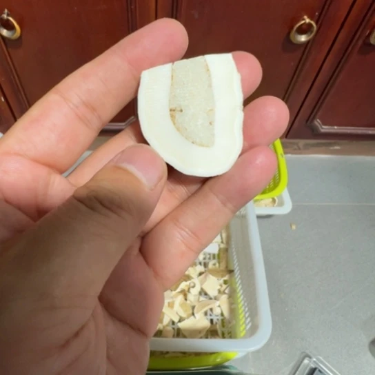 未镶嵌琥珀裸石特价处理