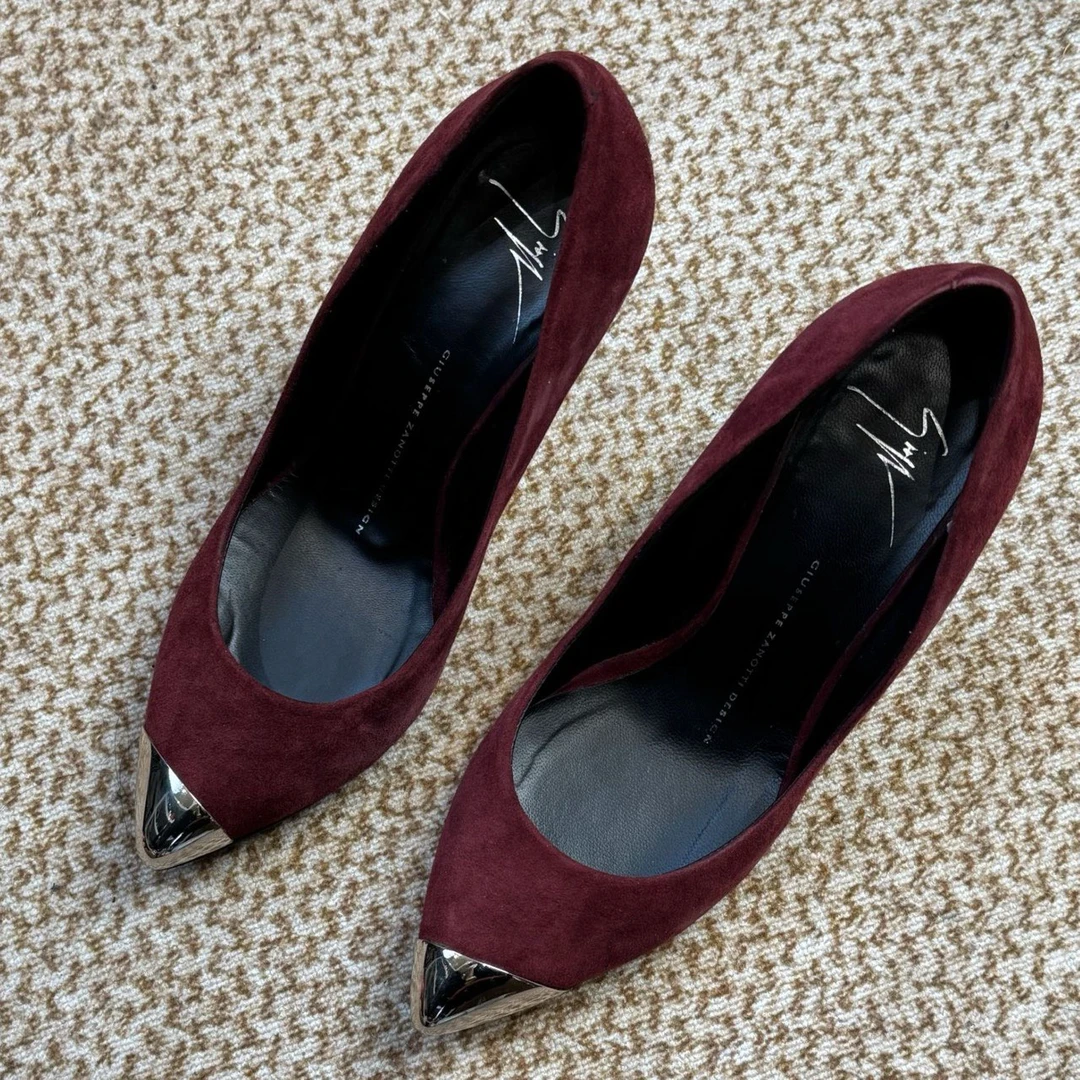 99新 MM6 GZ印花尖头高跟 38码/2557