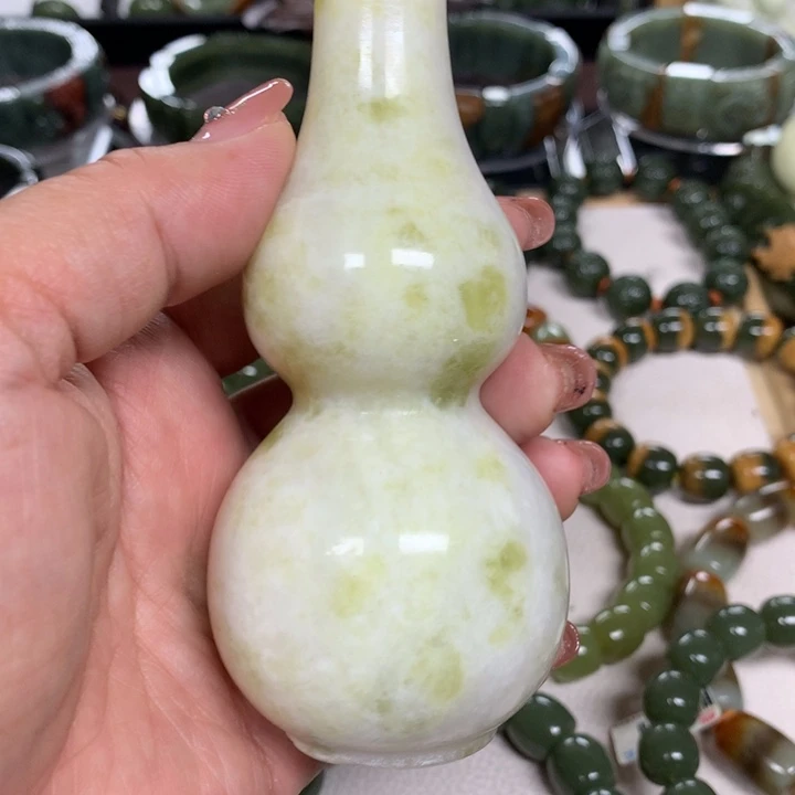 和田玉未镶嵌珠宝奇石