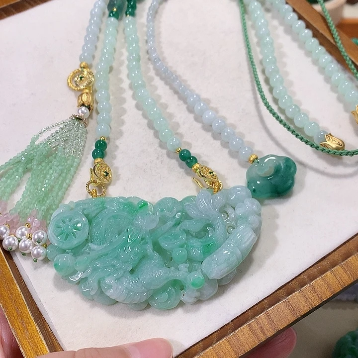 翡翠未镶嵌颈饰翡翠吊坠
