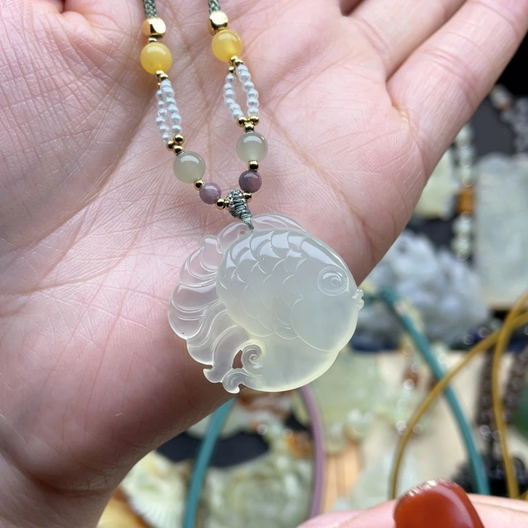 蛇纹石玉颈饰未镶嵌