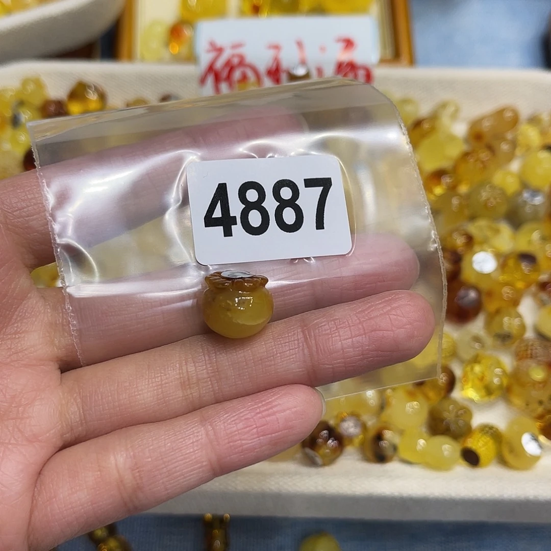 琥珀未镶嵌珠宝奇石