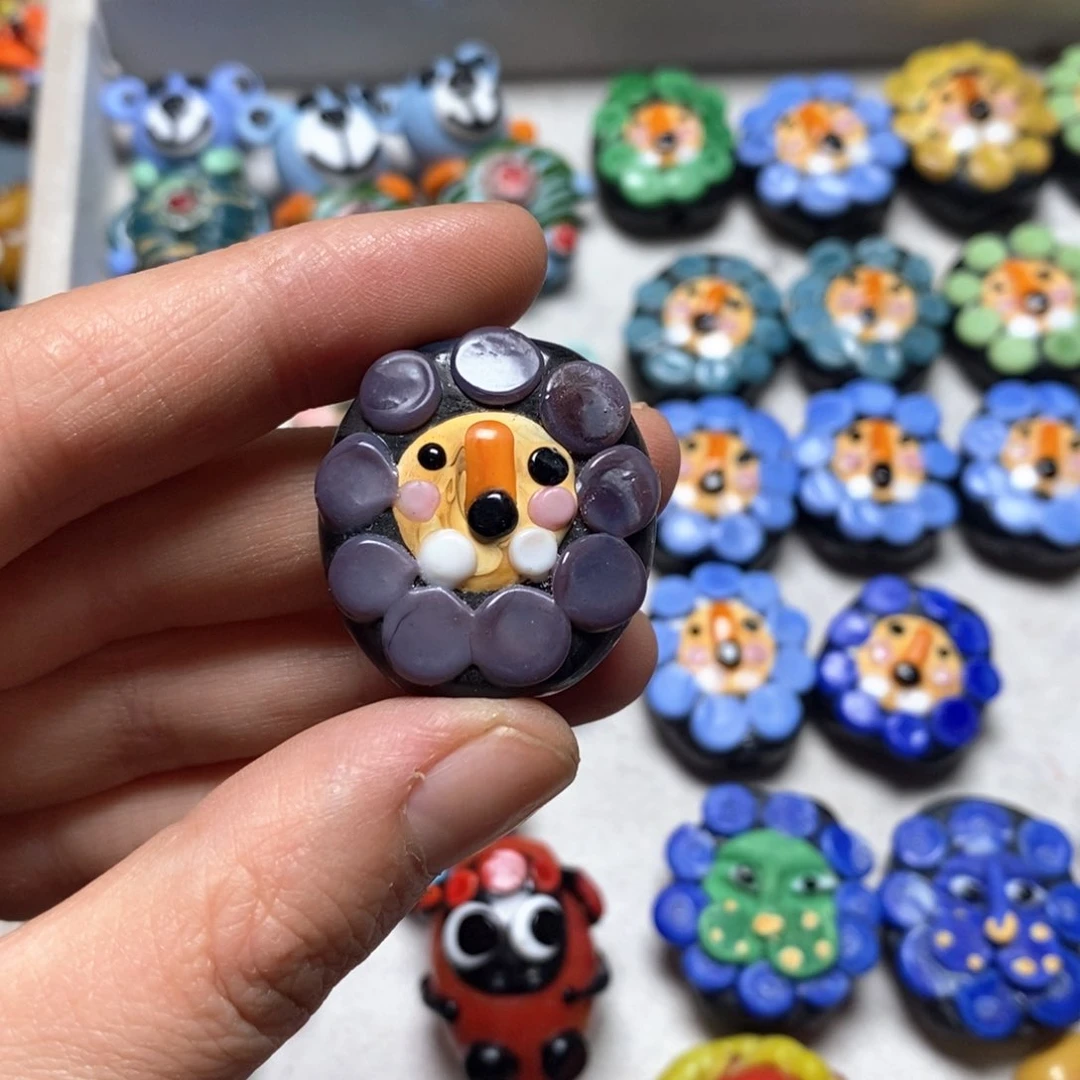 琉璃颈饰琉璃狮子