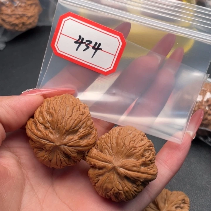 1***梦把件文玩核桃骨王御尊