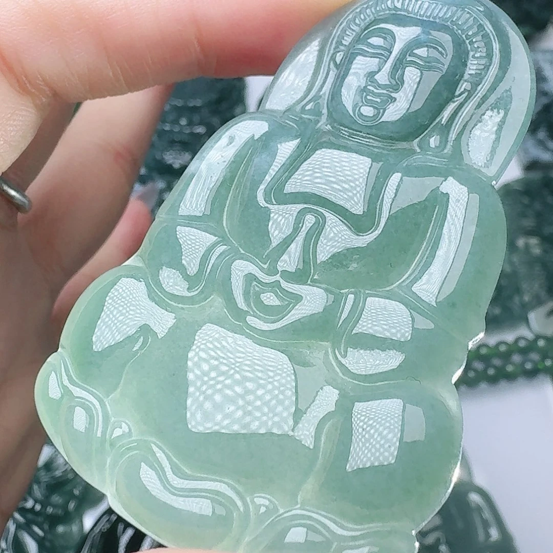 翡翠未镶嵌颈饰天然的A货翡翠多样性发其一