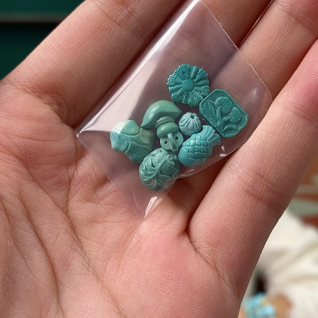 绿松石未镶嵌珠宝奇石