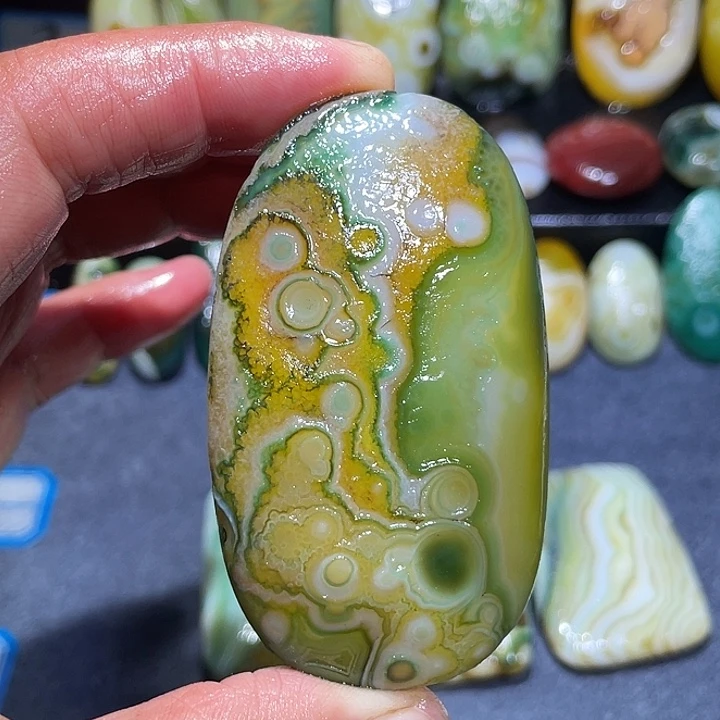 玛瑙/玉髓未镶嵌珠宝奇石