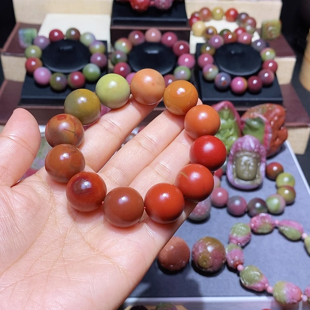 萧***宇玛瑙/玉髓未镶嵌盐源玛瑙磨砂包浆